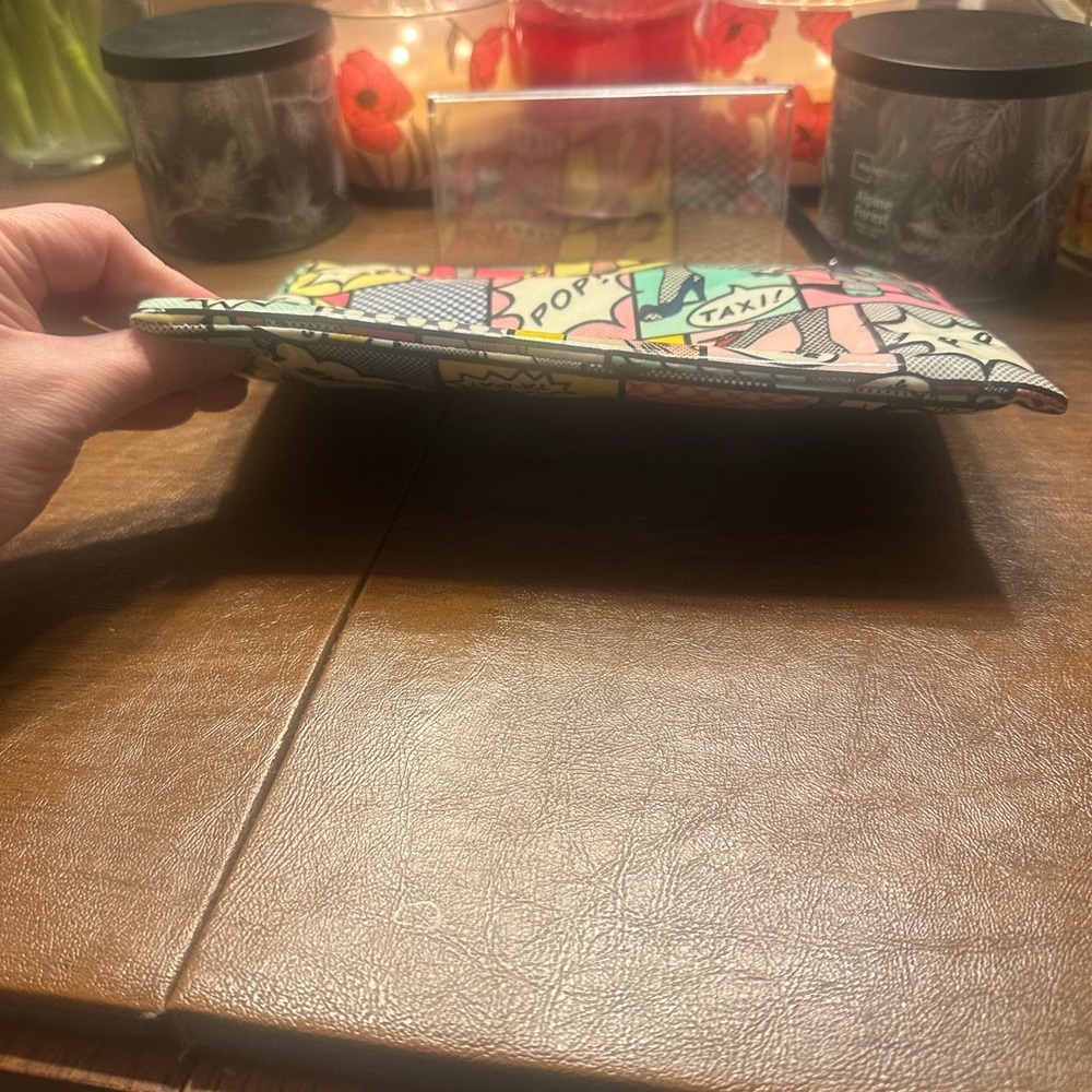 Kate Spade Vibrant Pop Art Pouch, Clutch - Picture 6 of 8